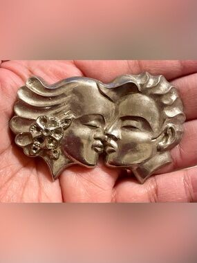 Vintage Romantic Sculpted Couple Silver-Tone Brooch